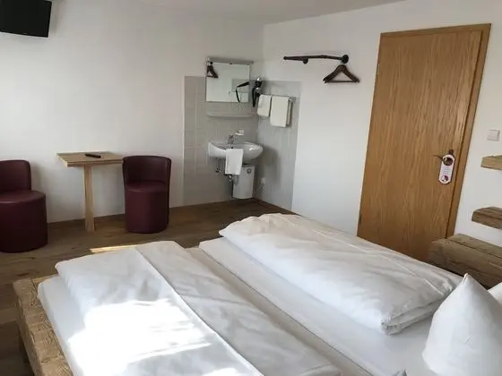 Basic Tek Büyük Yataklı Oda, Ortak Banyo