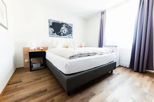 Büyük Yataklı Tek Kişilik Oda