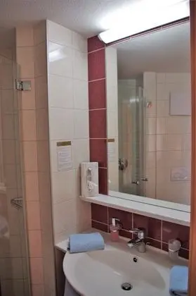 Standard Büyük Yataklı Tek Kişilik Oda