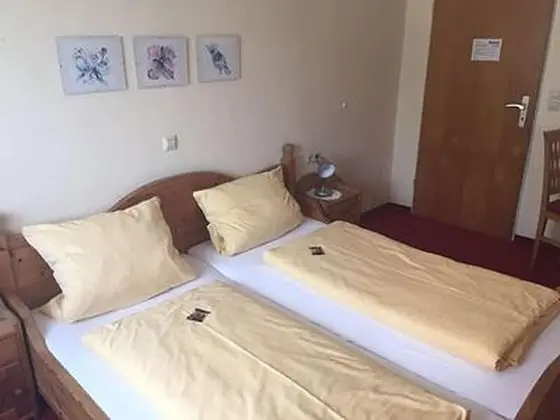 Classic Tek Büyük Yataklı Oda