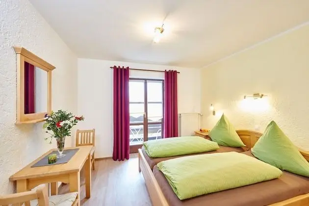 Tek Büyük Yataklı Oda, Balkon