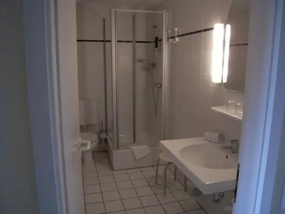 Standard Büyük Yataklı Tek Kişilik Oda
