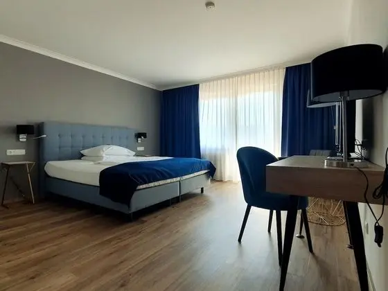 Business Tek Büyük Yataklı Oda