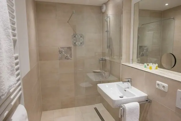 Comfort Tek Büyük Yataklı Oda