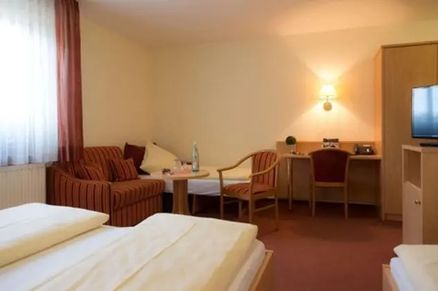 Standard Dört Kişilik Oda