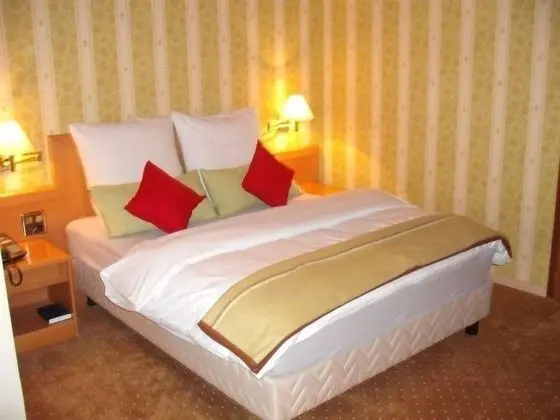 Comfort Tek Büyük Yataklı Oda