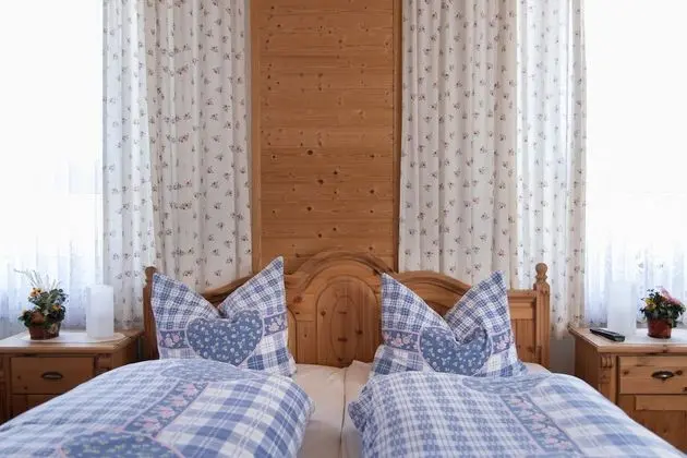 Basic Üç Kişilik Oda