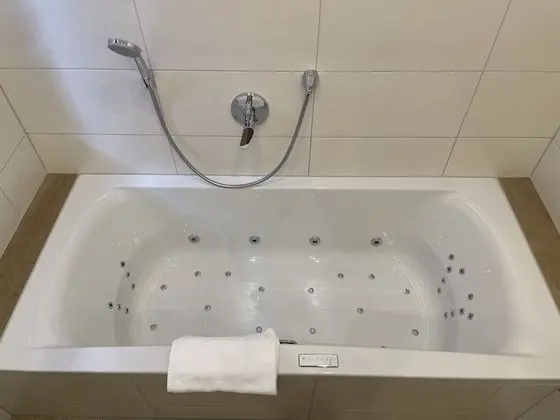 Süit, Banyolu/Duşlu