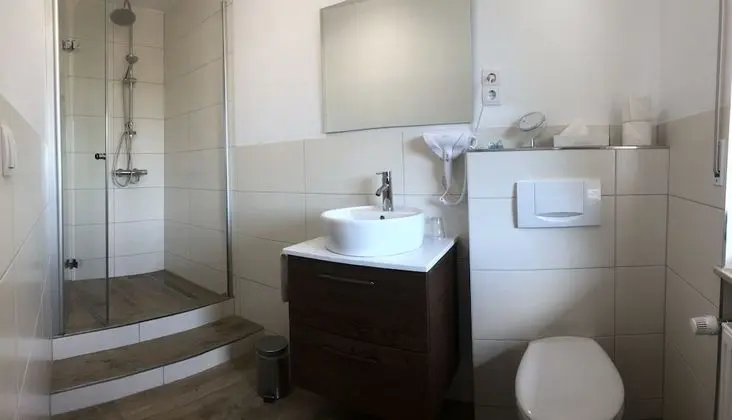 Tek Büyük Yataklı Oda, Banyolu/Duşlu