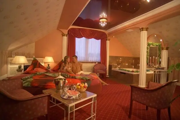 Romantic Tek Büyük Yataklı Oda