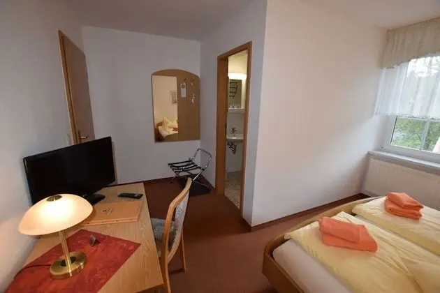 Standard Tek Büyük Yataklı Oda