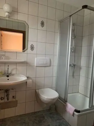 Basic Tek Büyük Yataklı Oda