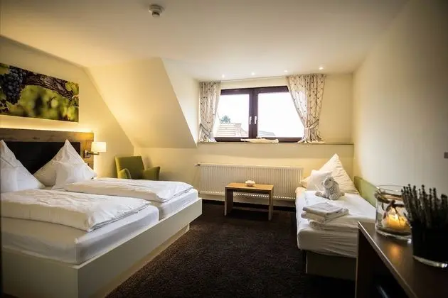 Classic Üç Kişilik Oda, 1 Büyük (Queen) Boy Yatak ve Çekyat