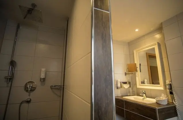 Classic Üç Kişilik Oda, 1 Büyük (Queen) Boy Yatak ve Çekyat