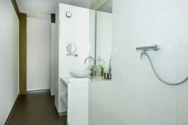 Design Tek Büyük veya İki Ayrı Yataklı Oda, 1 En Büyük (King) Boy Yatak, Park Manzaralı, Bahçeli