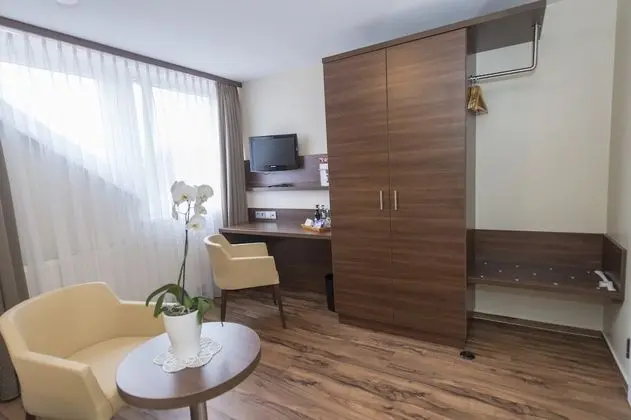 Comfort Tek Büyük Yataklı Oda