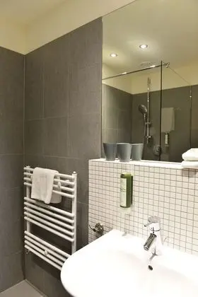 Comfort Büyük Yataklı Tek Kişilik Oda