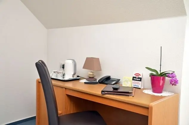 Business Tek Büyük Yataklı Oda