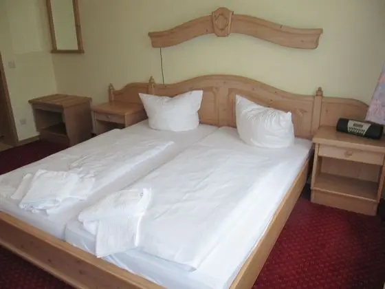 Classic Tek Büyük Yataklı Oda