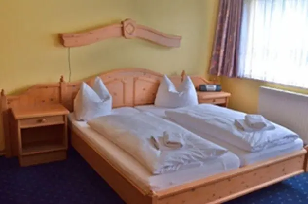 Classic Tek Büyük Yataklı Oda