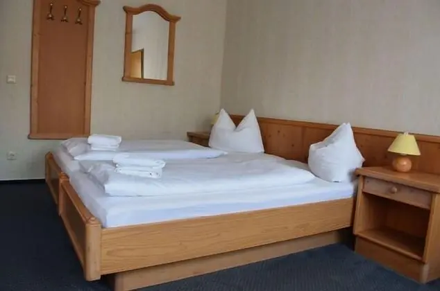 Classic Tek Büyük Yataklı Oda