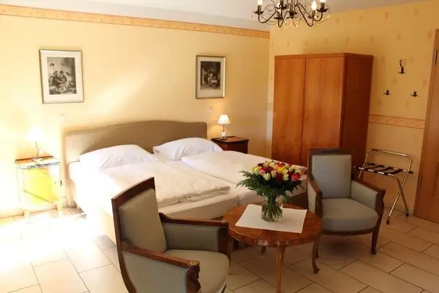 Classic Tek Büyük Yataklı Oda