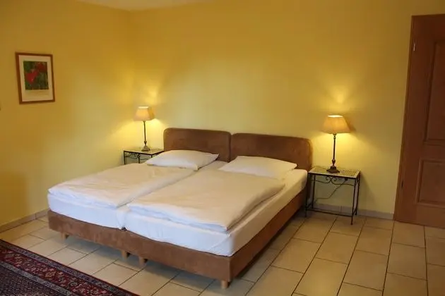 Classic Tek Büyük Yataklı Oda