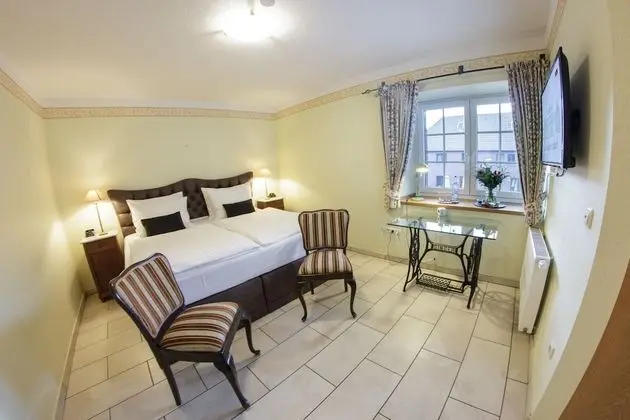 Classic Tek Büyük Yataklı Oda