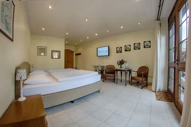 Classic Tek Büyük Yataklı Oda