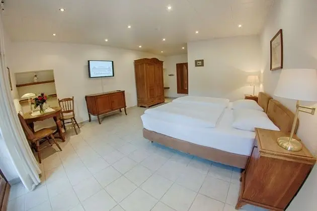 Classic Tek Büyük Yataklı Oda