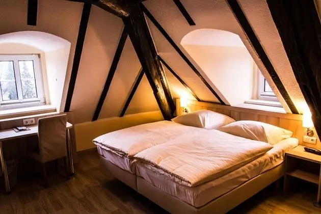 Tek Büyük Yataklı Oda