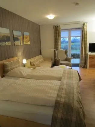 Büyük Yataklı Tek Kişilik Oda