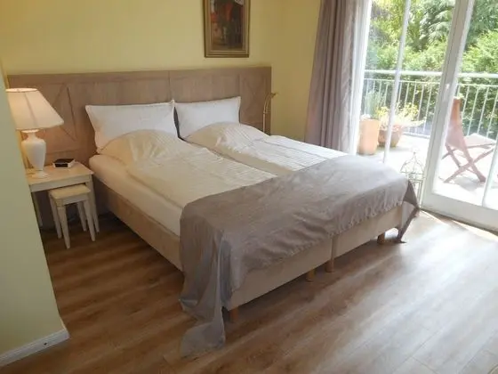 Büyük Yataklı Tek Kişilik Oda