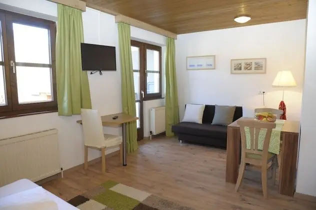 Business Stüdyo (Edelweiß)