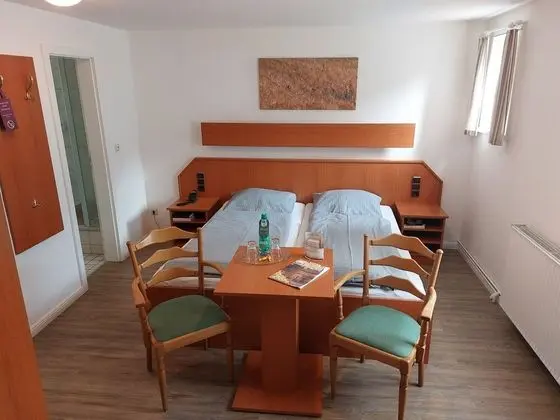 Tek Büyük Yataklı Oda