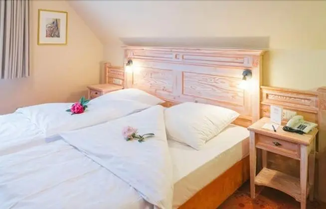 Büyük Yataklı Tek Kişilik Oda