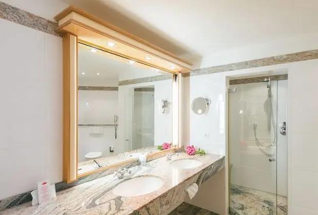 Büyük Yataklı Tek Kişilik Oda