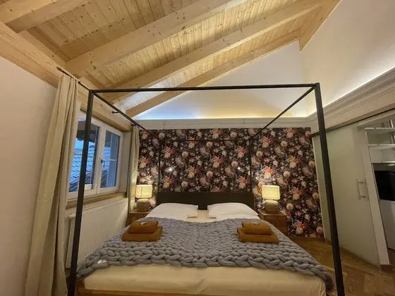 Tek Büyük Yataklı Oda, Balkon, Dağ Manzaralı