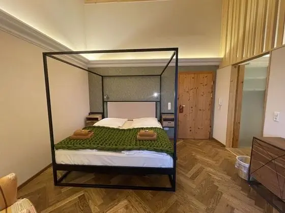 Tek Büyük Yataklı Oda, Balkon, Dağ Manzaralı