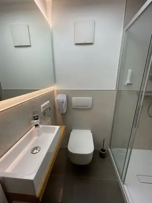 Tek Büyük Yataklı Oda, Balkon, Dağ Manzaralı