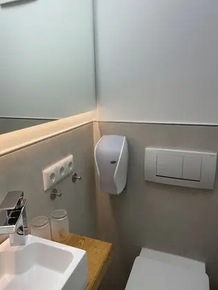 Tek Büyük Yataklı Oda, Balkon, Dağ Manzaralı