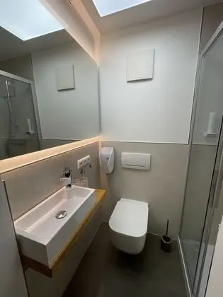 Tek Büyük Yataklı Oda, Balkon, Dağ Manzaralı