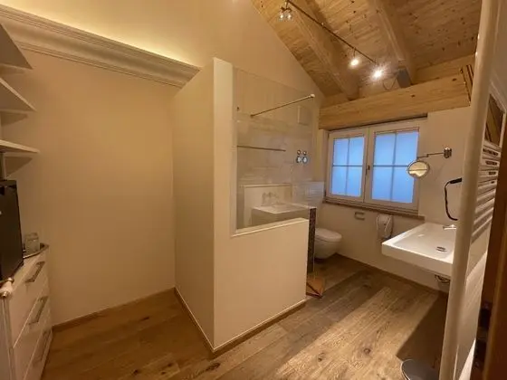 Tek Büyük Yataklı Oda, Balkon, Dağ Manzaralı