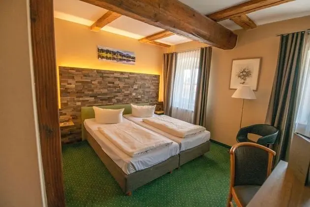 Basic Tek Büyük Yataklı Oda