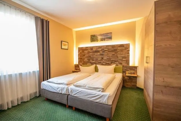 Basic Tek Büyük Yataklı Oda