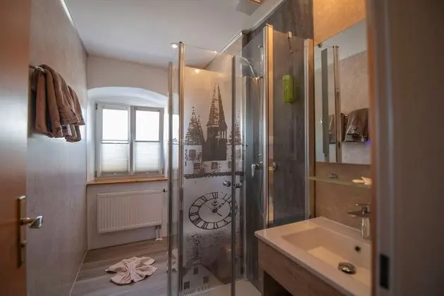 Basic Tek Büyük Yataklı Oda