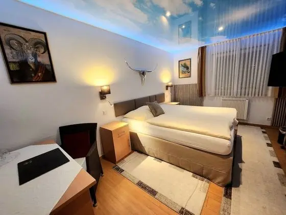 Standard Tek Büyük Yataklı Oda