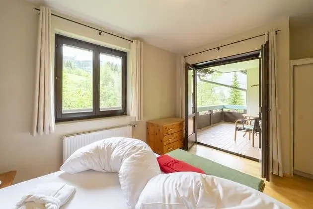 Standard Apart Daire (60€ Cleaning Fee on top of rate)