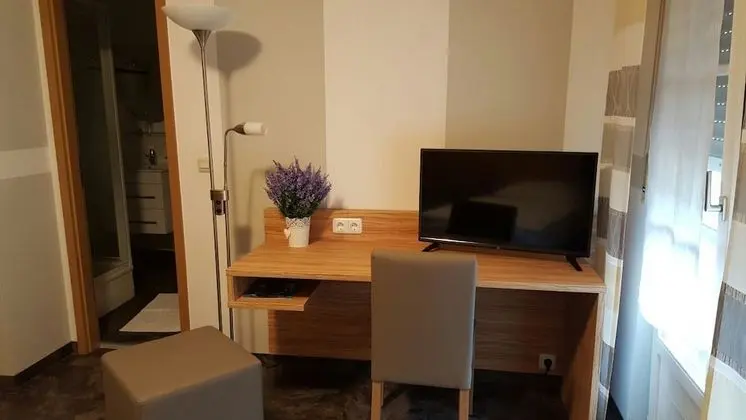 Üç Kişilik Oda