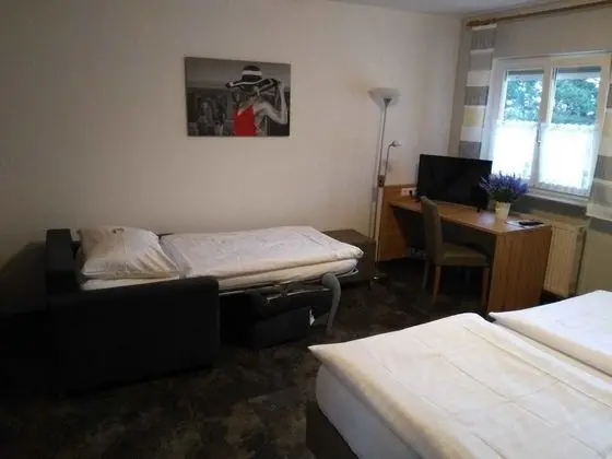 Üç Kişilik Oda